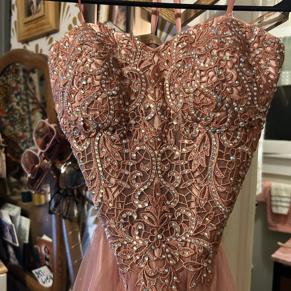 Prom/formal/Pageant Gown - Picture 2 of 3